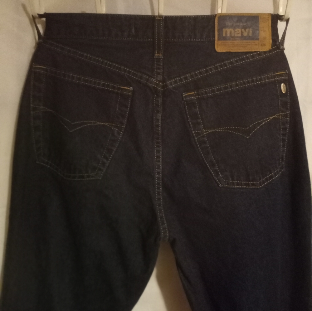 Mavi 136 Straight High Rise Button Fly Size 30"W X 30"L Med. Blue GUC